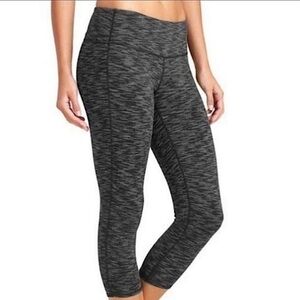 ATHLETA ENERGY CHATURANGA CAPRI LEGGINGS